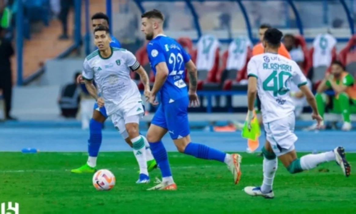 من مباراة الهلال والأهلي في الدور الأول بدوري روشن 