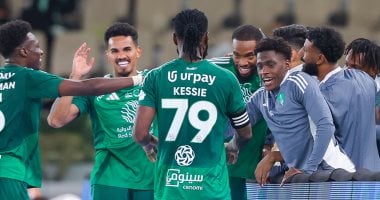 أهلي جدة يقترب من المربع الذهبي للدوري السعودي بثنائية ضد الفتح